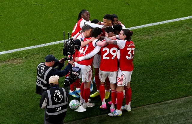 Arsenal players celebrate