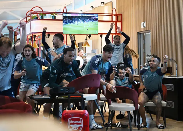 Arsenal players celebrate