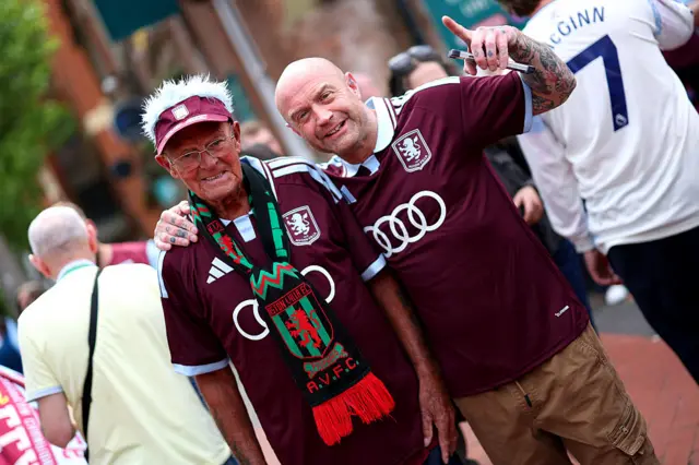 Villa fans