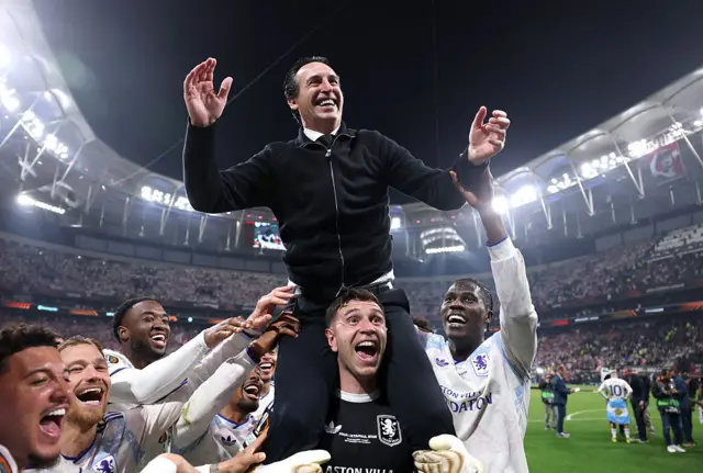 Unai Emery celebrates Aston Villa's Europa League win