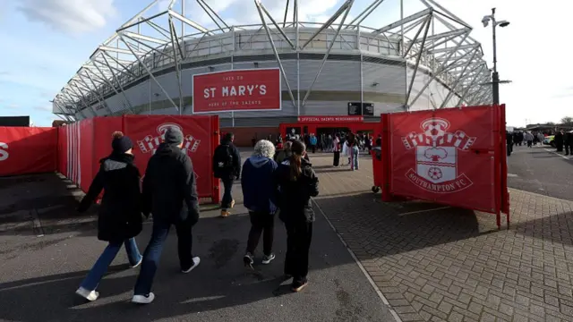 Fans walking to St Mary's