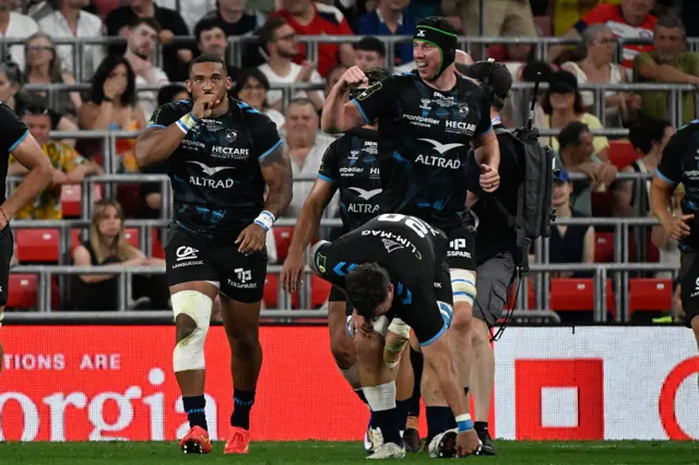 Montpellier celebrate try