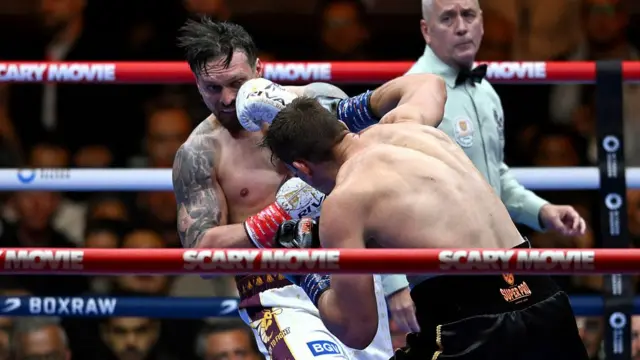 Rico Verhoeven punches Oleksandr Usyk