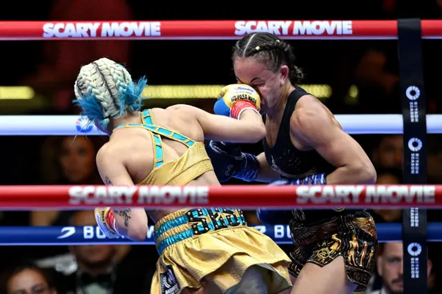 Mizuki Hiruta punches Mai Soliman in the face