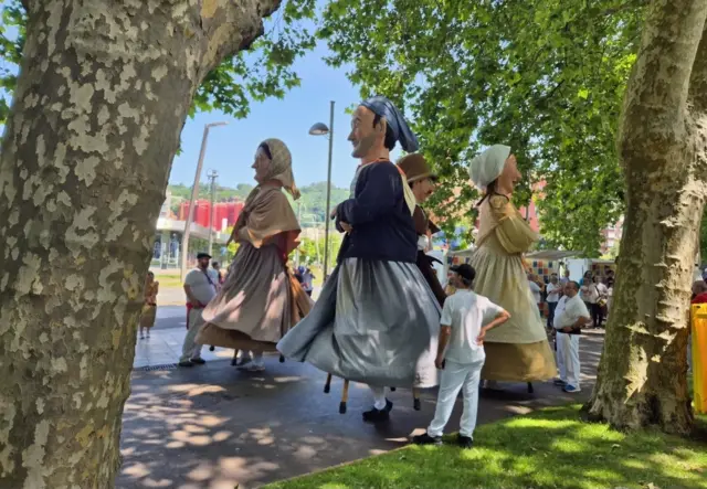 Dancers in the fan zone
