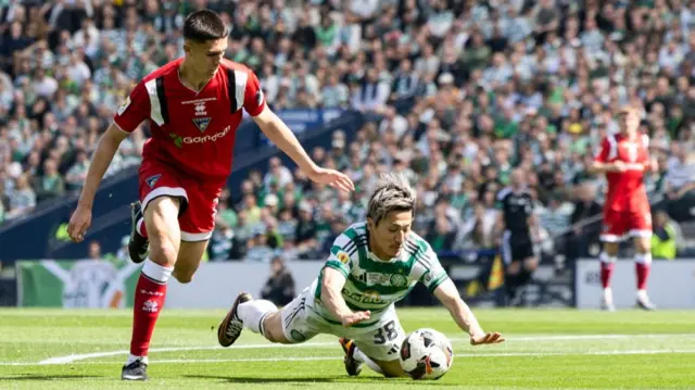 Daizen Maeda goes down in the Dunfermline box