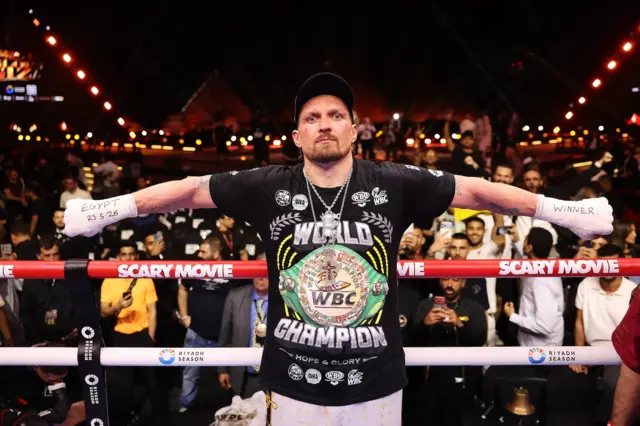 Oleksandr Usyk with his WBC world title