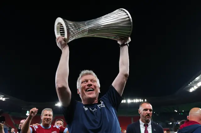 David Moyes celebrates with Conference League trophy in his time at West Ham