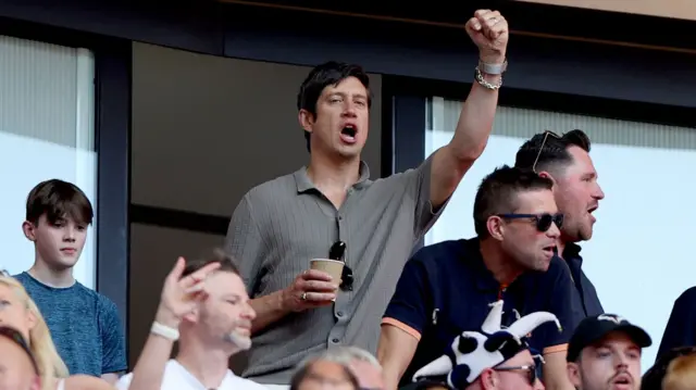 Vernon Kay celebrates