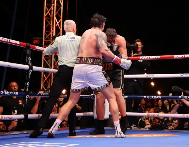 Referee steps in to stop the fight between Oleksandr Usyk and Rico Verhoeven