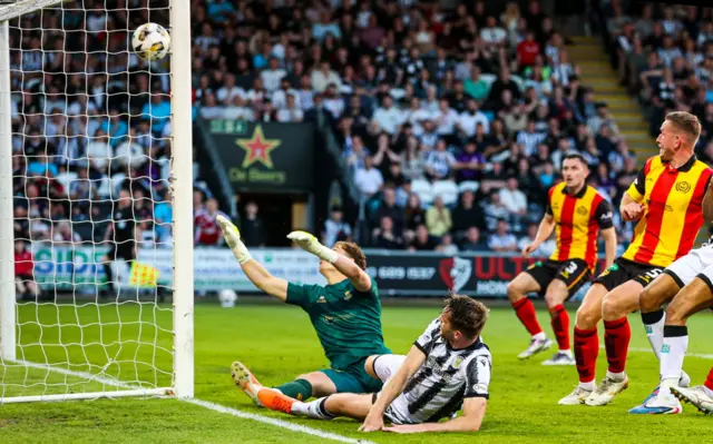 St Mirren 1-0 Partick Thistle (agg 2-1)