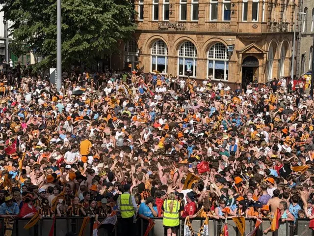 A photo of the sea of fans taken from the balcony.