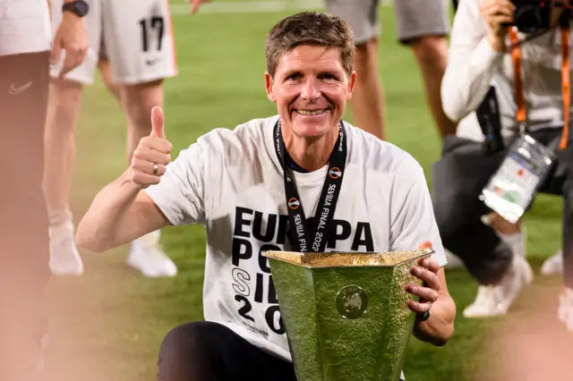 Oliver Glasner with the Europa League trophy