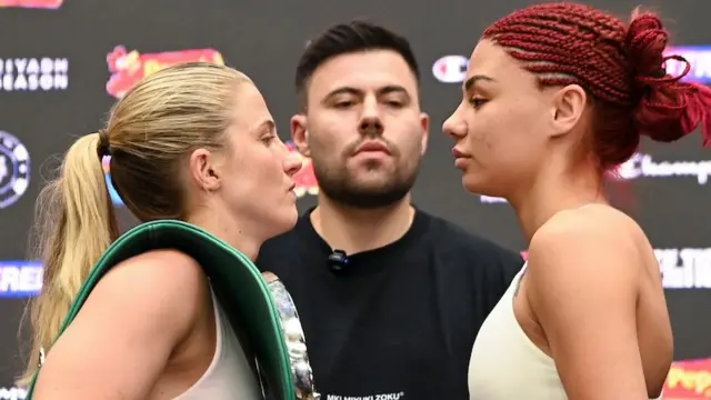 Francesca Hennessy and Aurora de Persio face off