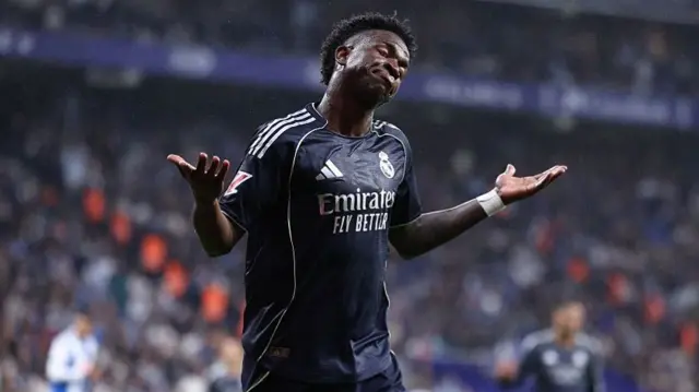 Vinicius Junior reacts