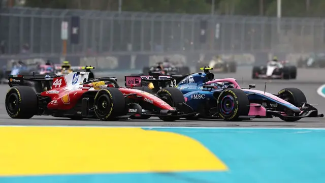 Colapinto and Hamilton battling during the Miami Grand Prix