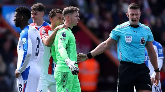 Dean Henderson and the referee