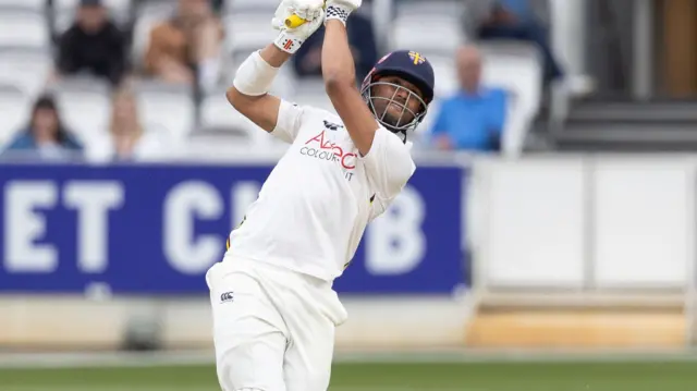 Emilio Gay batting