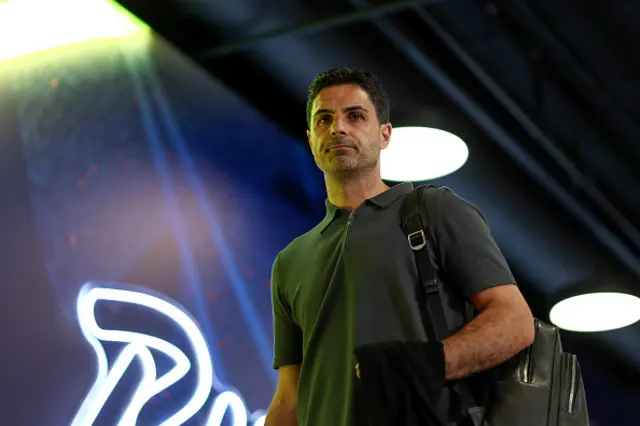 Mikel Arteta arrives
