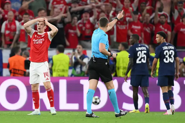 Viktor Gyokeres of Arsenal reacts as Referee Daniel Siebert