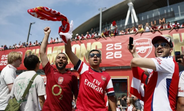 Arsenal fans outside the stadium