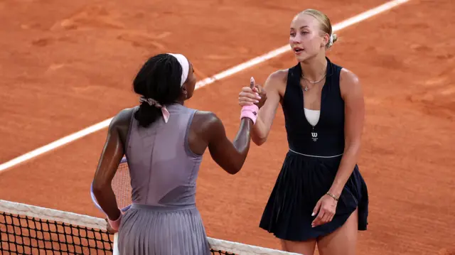 Anastasia Potapova shakes hands with Coco Gauff