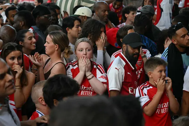 Arsenal fans react
