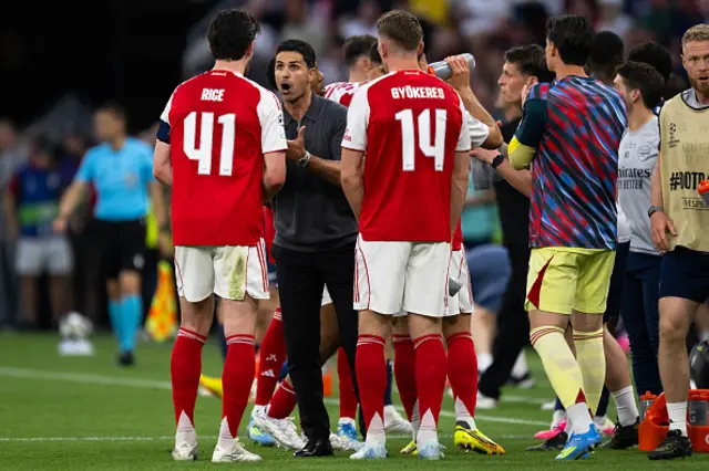 Mikel Arteta, Manager of Arsenal, reacts towards Declan Rice