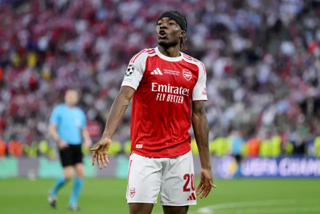 Noni Madueke of Arsenal reacts