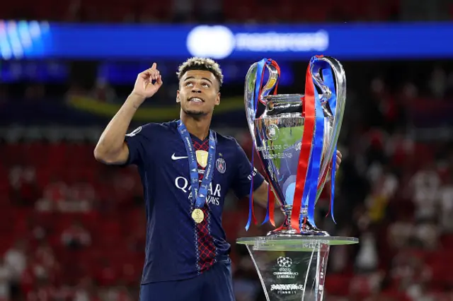 Desire Doue of Paris Saint-Germain gestures