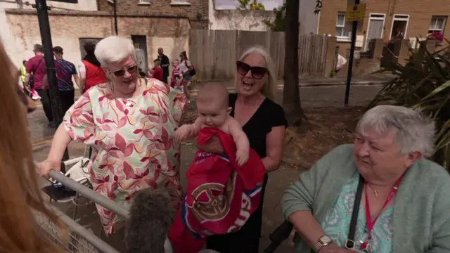Theresa, Jo, baby Freddy and Mary