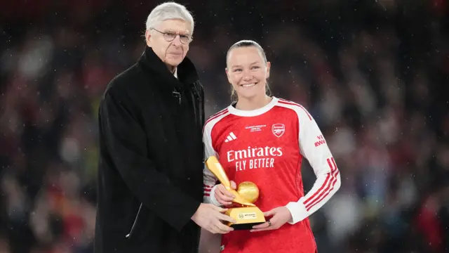 Arsenal's Frida Maanum is presented with the player of the tournament award by FIFA's Chief of Global Football Development and former Arsenal manager Arsene Wenger after the FIFA Women's Champions Cup final at Emirates Stadium, London. Picture date: Sunday February 1, 2026