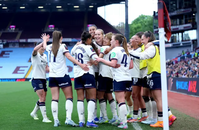 West Ham celebrate