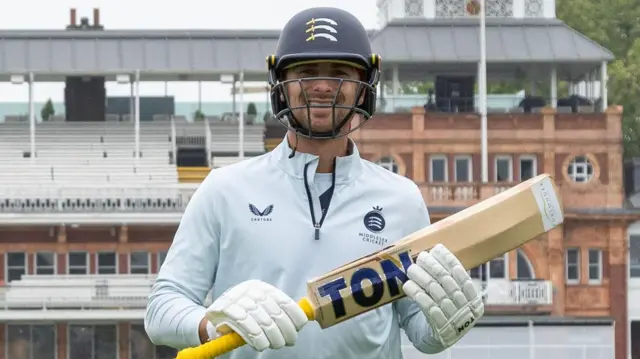 Leus du Plooy warms up at Lord's