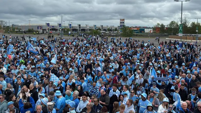 Loads of fans outside the stadium