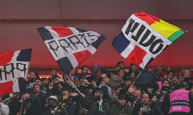 PSG fans cheer