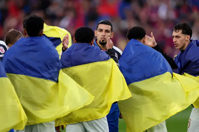 Daniel Munoz of Crystal Palace shakes hands with FC Shakhtar Donetsk players