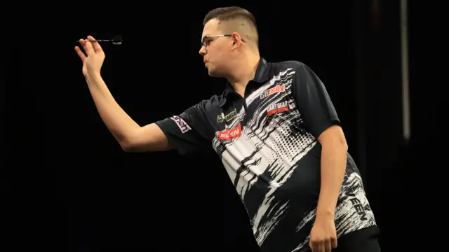 Gian van Veen during his match against Steve Bunting on night fourteen of the BetMGM Premier League 2026 at First Direct Bank, Leeds