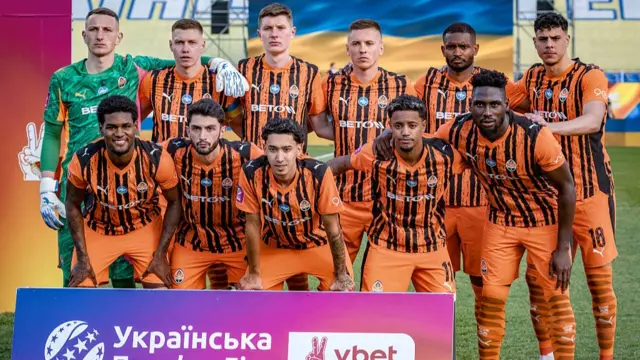 Shakhtar Donetsk players pose for a team photo