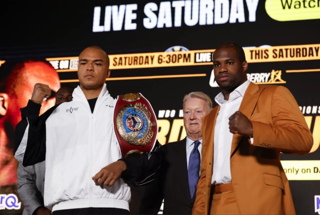Fabio Wardley and Daniel Dubois pose for pictures