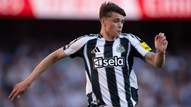 Lewis Miley of Newcastle United during the Premier League match between Arsenal and Newcastle United at Emirates Stadium