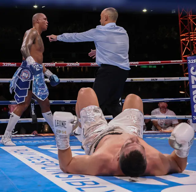 Fabio Wardley with Justice Huni on the canvas