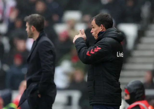 Sunderland manager Regis Le Bris reacts with thumbs up