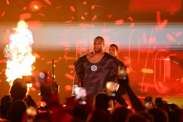 Daniel Dubois makes his ringwalk dressed in black