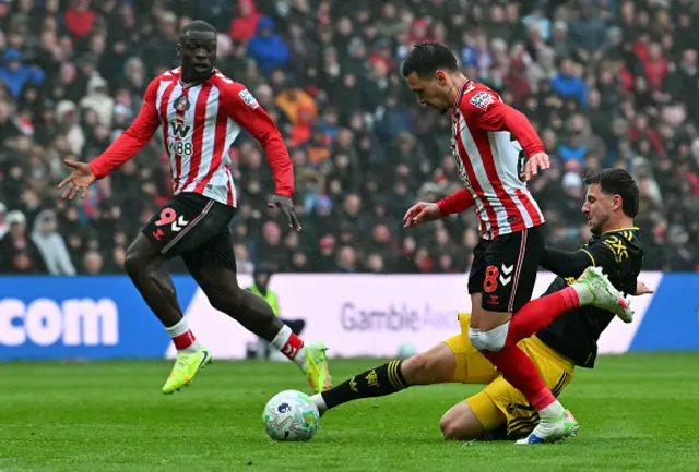 Mason Mount disposses Sunderland's French midfielder Enzo Le Fee