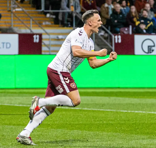 HT: Motherwell 1-1 Hearts
