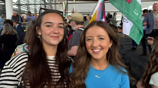 Beca Bowen o Gaerdydd a Begw Dagydd o Ynys Môn