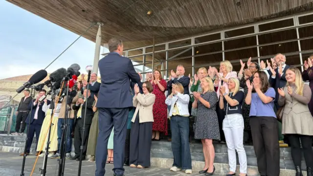 Rhun yn diolch