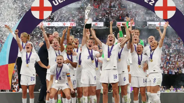 England's Lionesses lift the Euro 2022 trophy