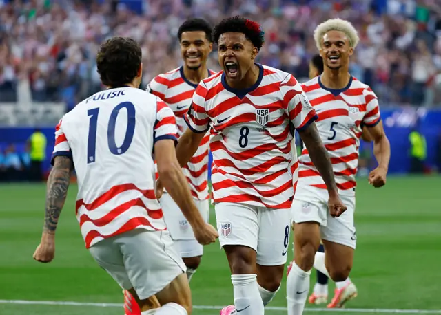 USA players celebrate